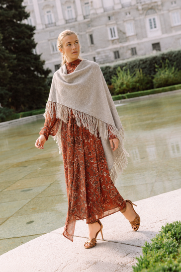 Poncho Flecos Beige