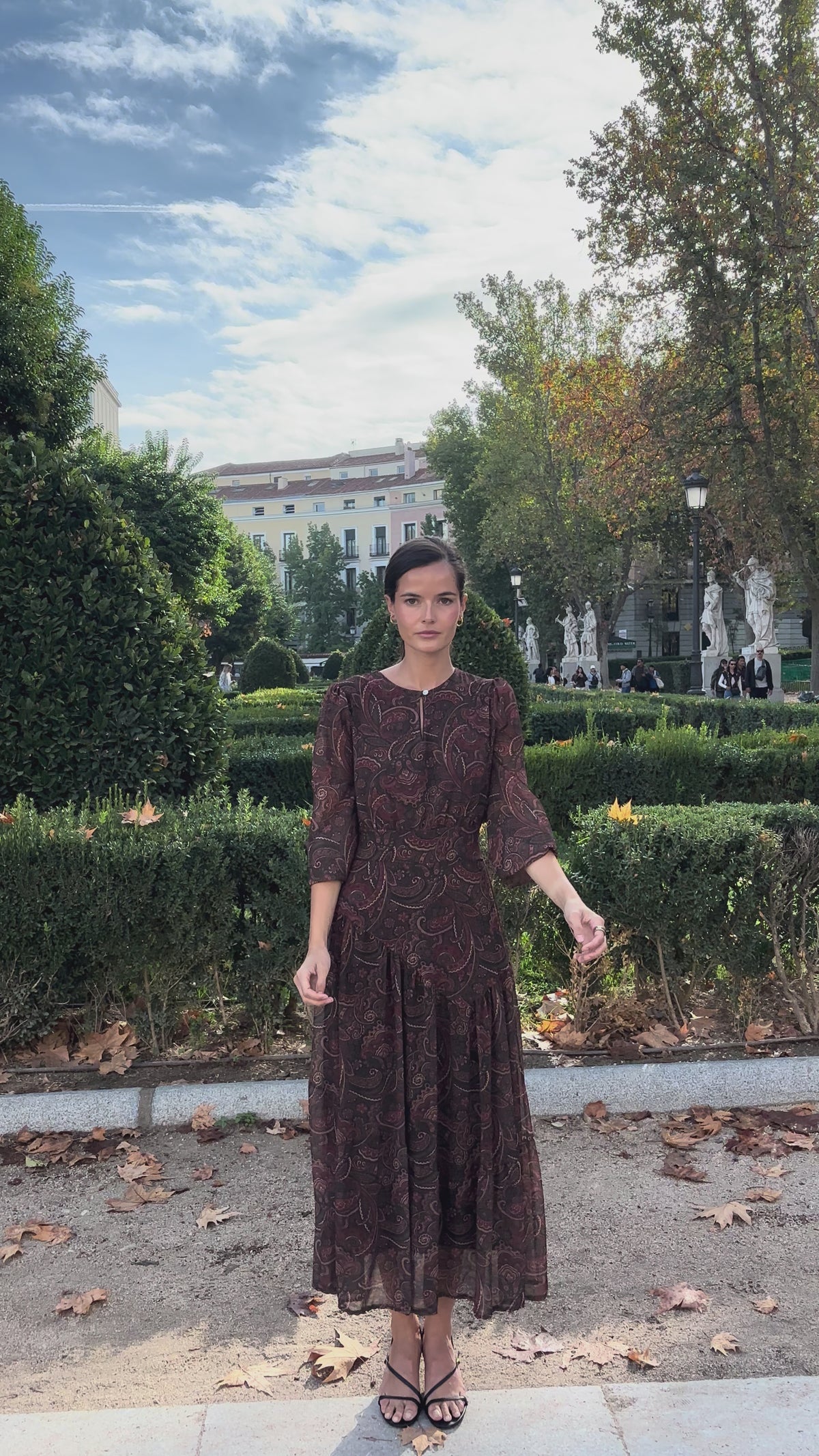 Vestido-invitada-otoño-cloute-video